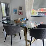 Nanny's House アパート